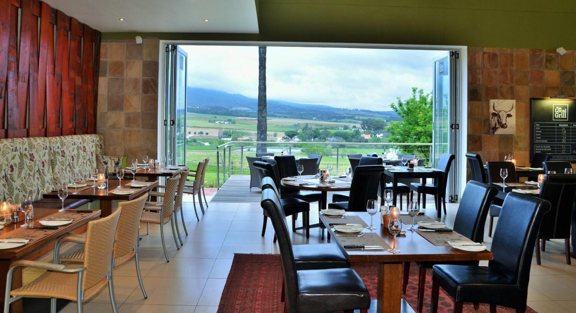 Hotel The Coach House At Val Du Charron Wellington Exterior foto